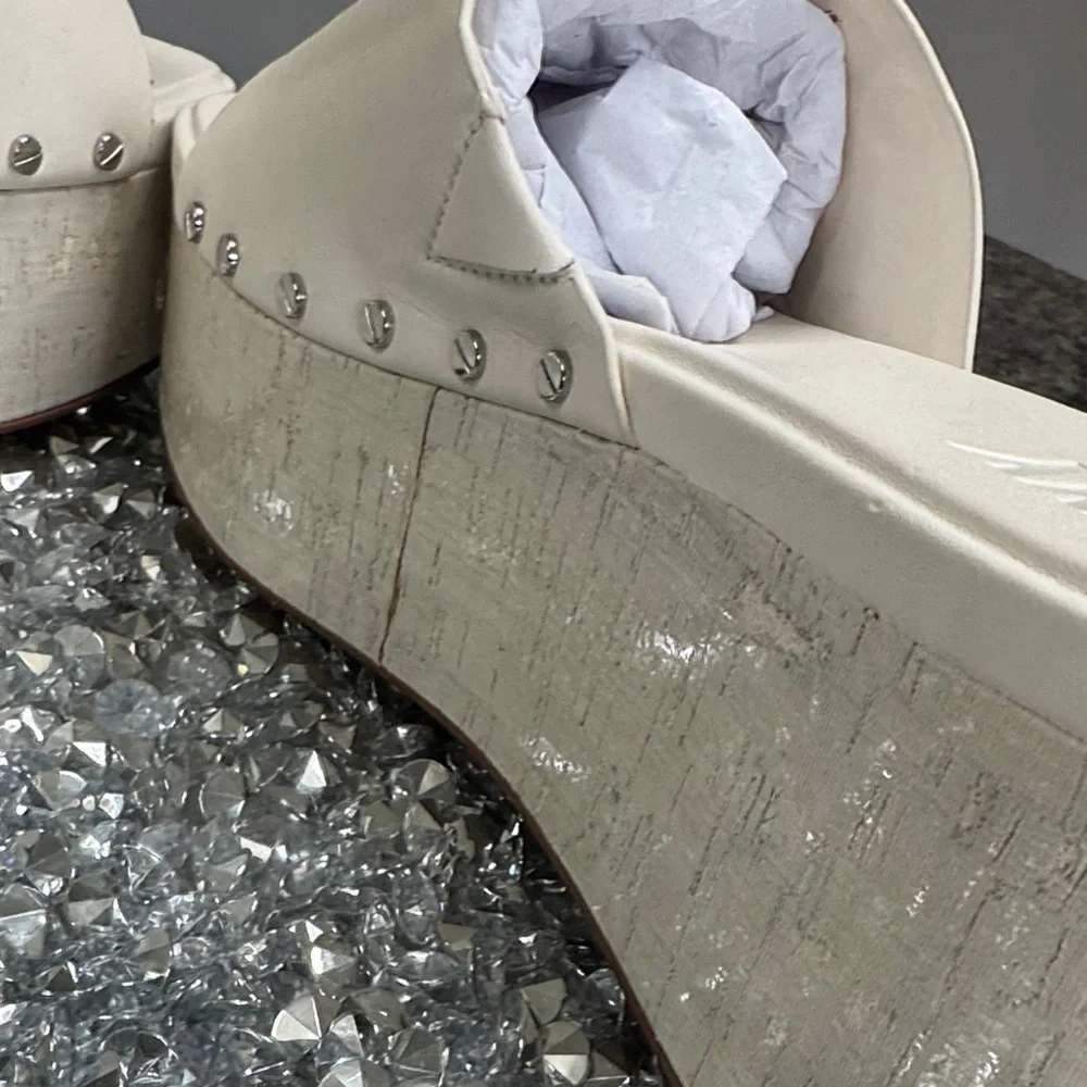 DKNY Alvy Cream White Platform Slide Sandals with Stud Accents NEW 11